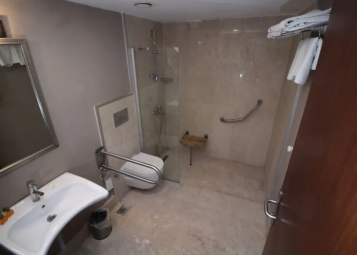 Vali Erdogan Hitit Hotel